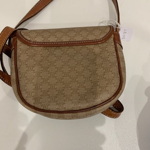 Celine Beige Triomphe Shoulder Bag Sku#84787 (Gently used,strap surface crack) - Picture 2 of 11